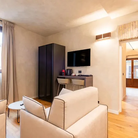 Residenza Leutari 4*