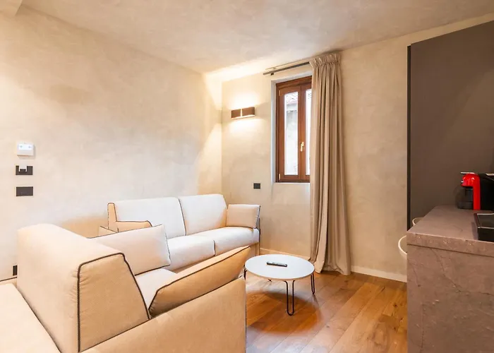 Residenza Leutari بيت ضيافة 4*