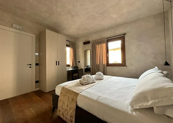 Residenza Leutari بيت ضيافة 4*