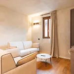 Residenza Leutari Konukevi 4*